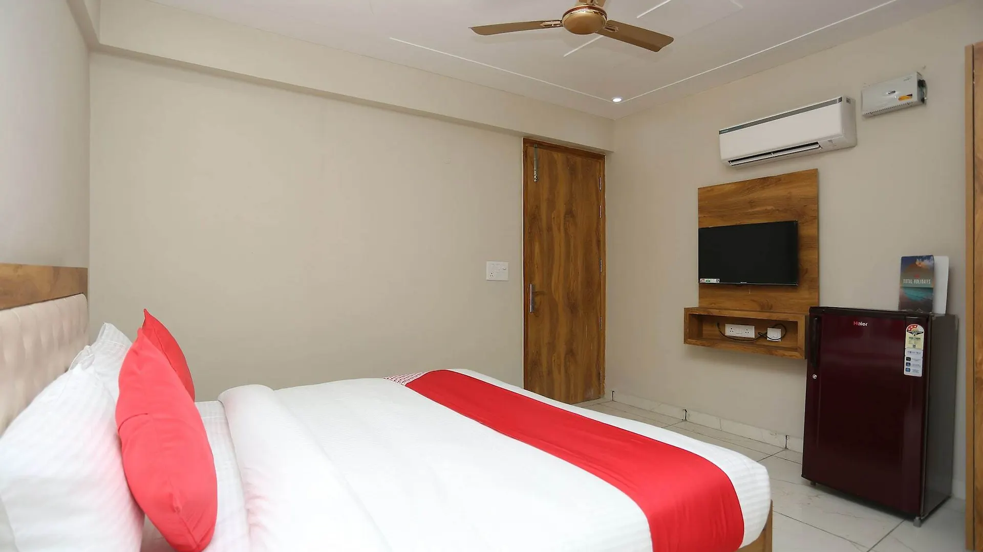Oyo 24626 Palm Garden Suites location