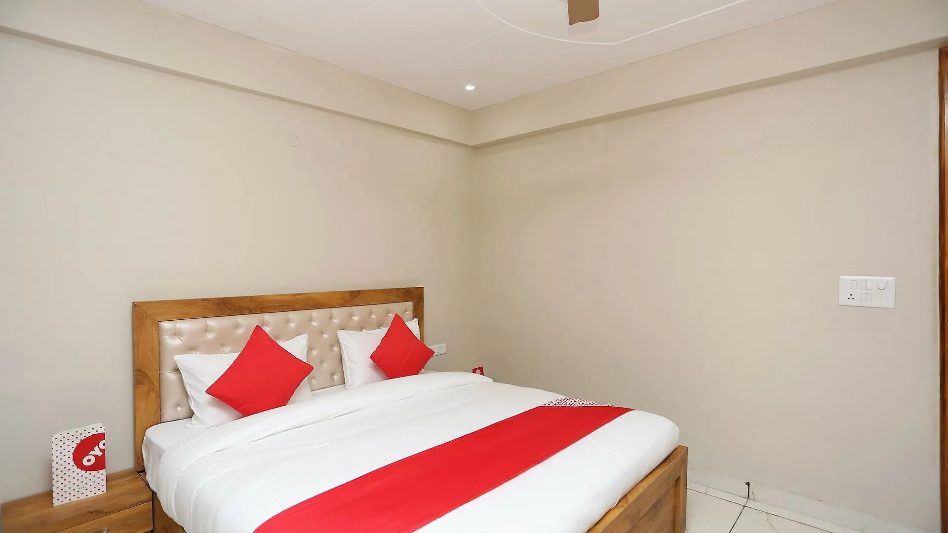 Oyo 24626 Palm Garden Suites Gurgaon Hotel